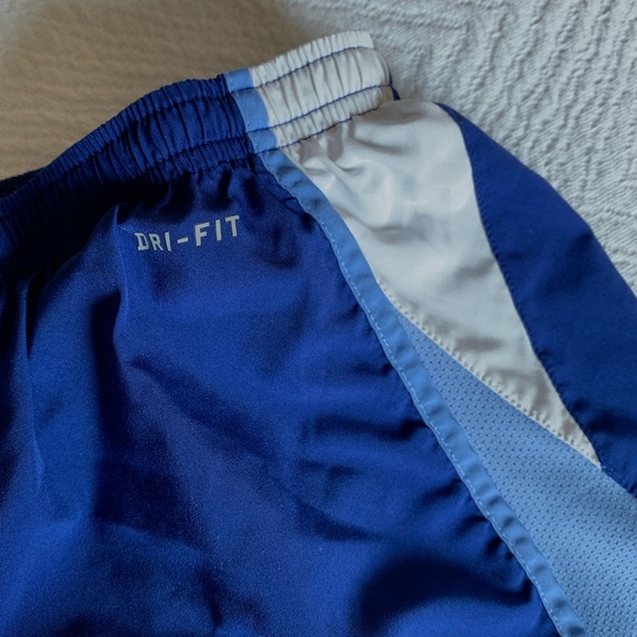 Nike running shorts - Picture 3 of 3